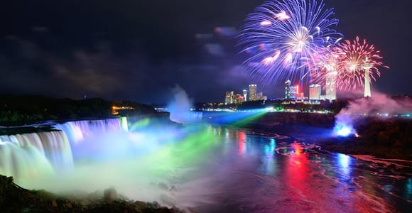 Niagara Falls USA: Tag/Nacht Tour mit Lichtshow & Boot