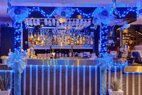 Montreal: Christmas River Cruise with Dinner & Entertainment