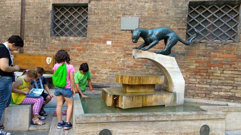 Siena: tour a piedi autoguidato dei 17 animali fantastici
