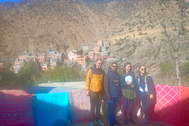 Excursão Vale de Ourika, vilarejos berberes, montanhas do AtlasDe Marrakech: viagem de um dia ao vale de Ourika e às montanhas do Atlas