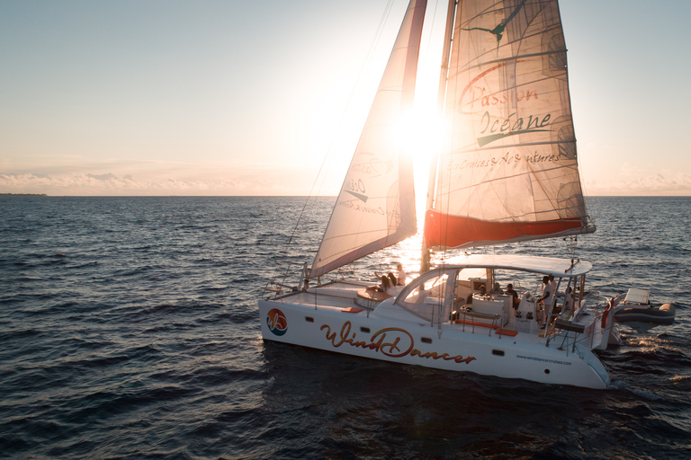 Grand Baie: 4-uur durende cruise bij zonsondergang en dinerStandaard optie