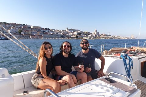 Lisbon 2-Hour Sailing Tour with Champagne