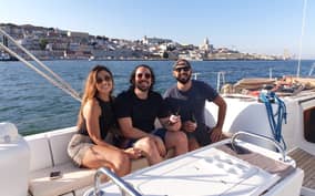 Lisbon 2-Hour Sailing Tour with Champagne