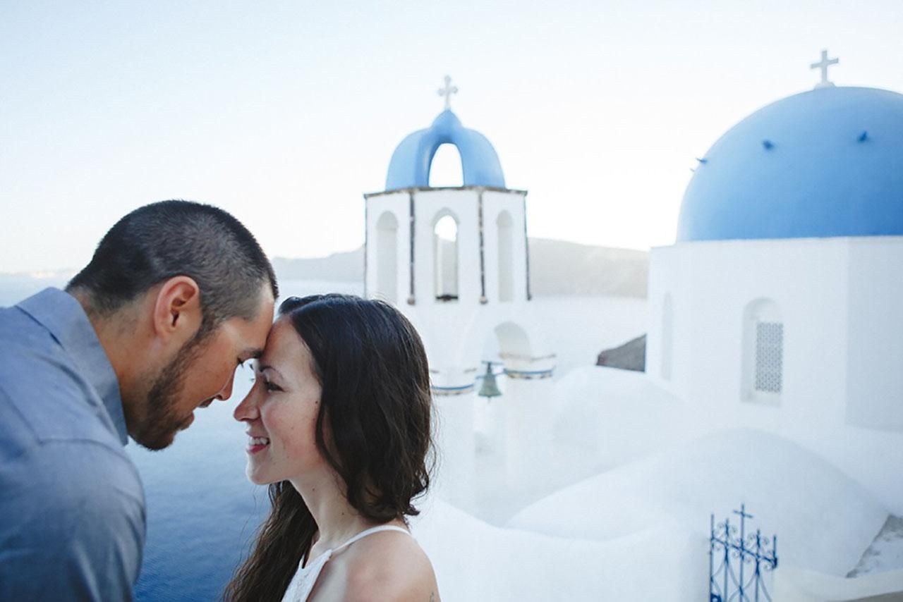 30-minütiges Fotoshooting in Oia! 30 bearbeitete Fotos! Mühelos & unterhaltsam!