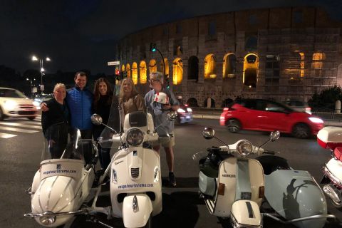 Roma: tour destacado en Vespa con café y helado