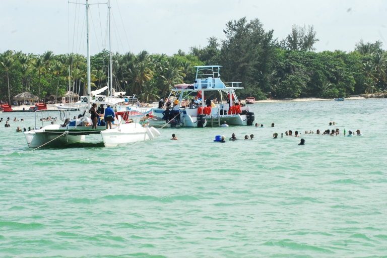 Punta Cana: tour en catamarán premium con bebidas y refrigerios