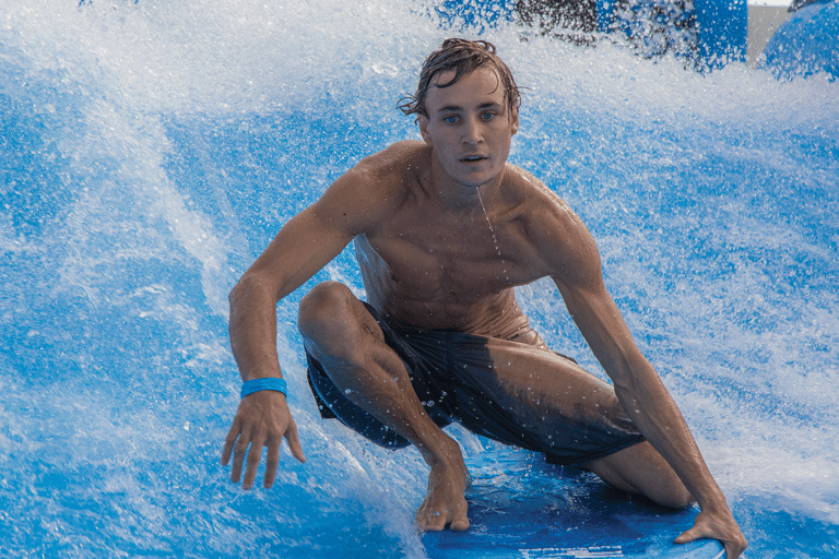 Cancun: Flowrider-Surferlebnis