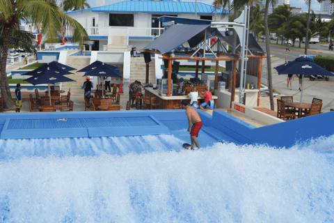 Cancun: Flowrider-Surferlebnis