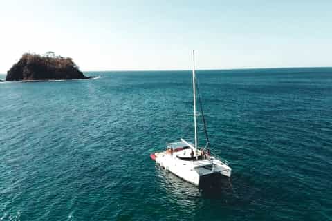Tamarindo: Sea Shell Catamaran Sailing & Snorkeling Tour