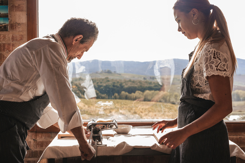 Santorini: lezione pratica di cucina con uno chef