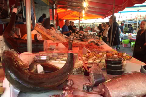 Market Tour and Hands On Cooking Class in Palermo