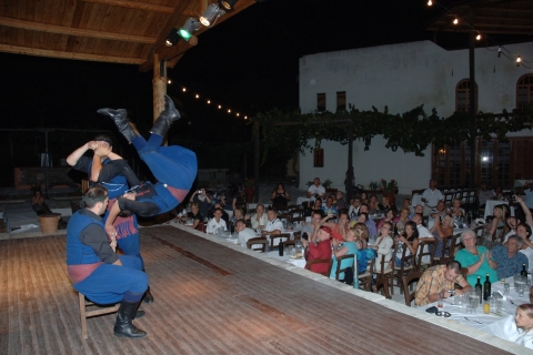 Heraklion: Noche de folclore cretense en el pueblo de KarouzanosRecogida en Malia, Stalis, Hersonisos, Analipsi o Gouves