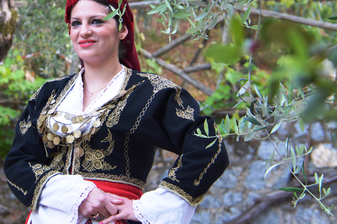 Heraklion: Kretische Folklore-Nacht im Dorf KarouzanosAbholung von Malia, Stalis, Hersonisos, Analipsi oder Gouves