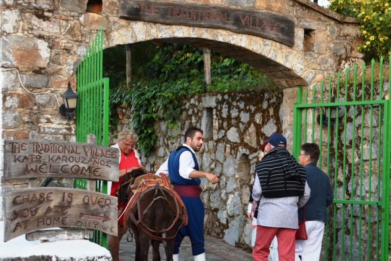 Heraklion: Cretan Folklore Night at Karouzanos Village Pickup from Malia, Stalis, Hersonisos, Analipsi, or Gouves