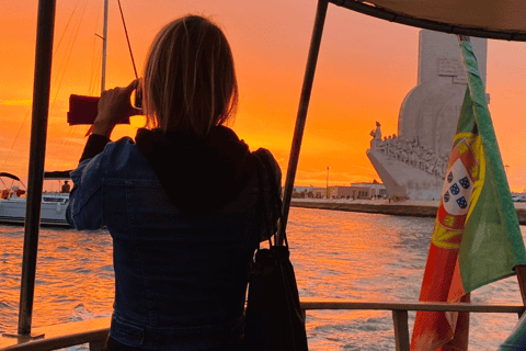 Lisboa: Clássico Passeio de Barco ao Pôr do Sol com Bebida
