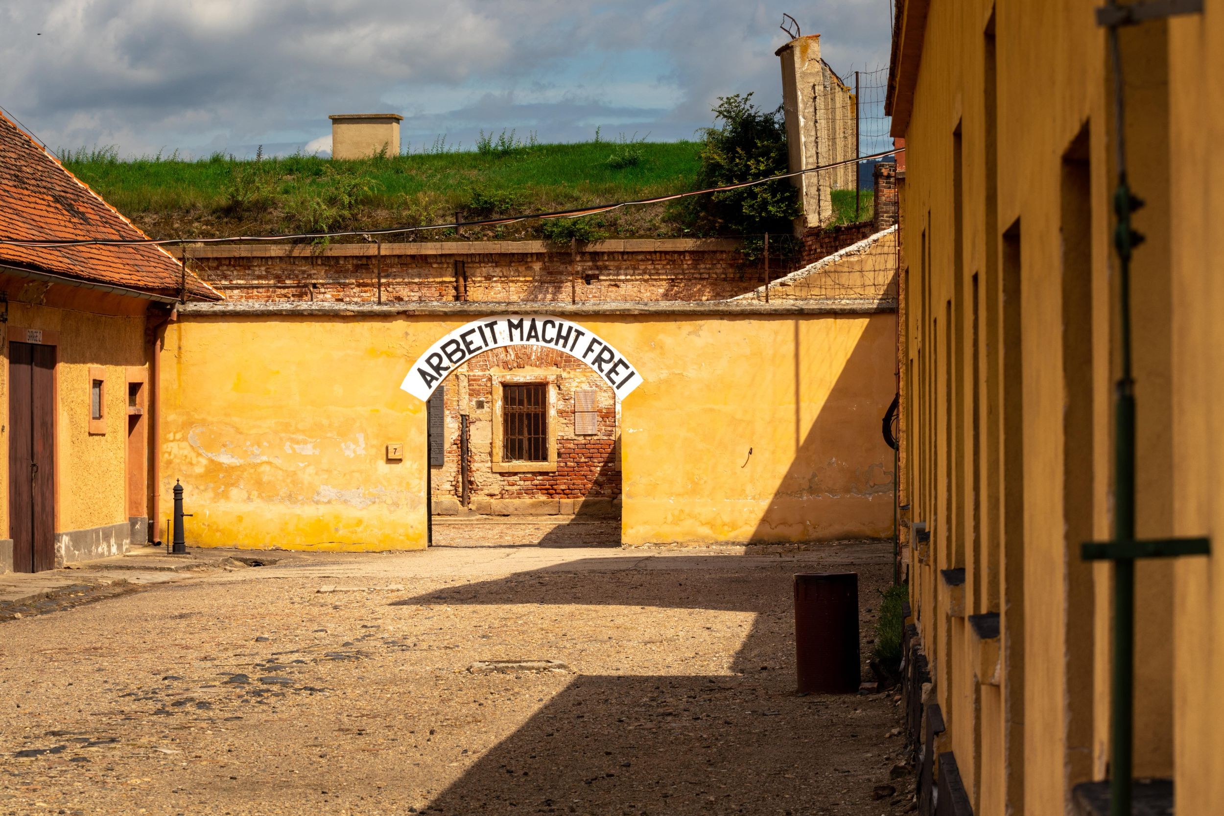 Von Prag aus: Konzentrationslager Theresienstadt, Dresden und die Sächsische Schweiz