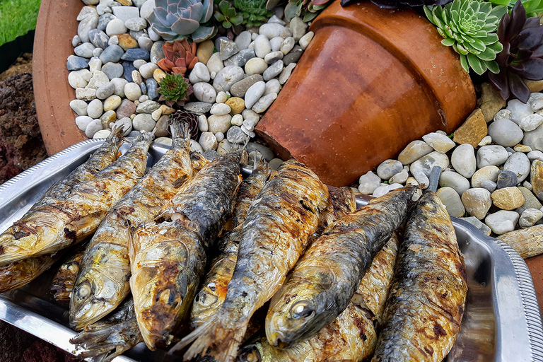 Praia da Vitória: Insel-Dinner-Erlebnis mit Einheimischen