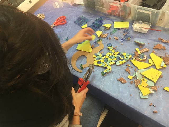 Barcelona: Trencadís Mosaic Class – Learn Gaudí&#039;s Technique