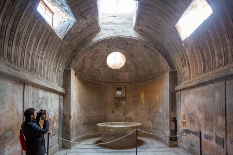 From Rome: Dolce Vita 3-Day Tour Pompeii, Sorrento & Capri Dolce Vita Tour in Spanish: Pompeii & Sorrento Coast
