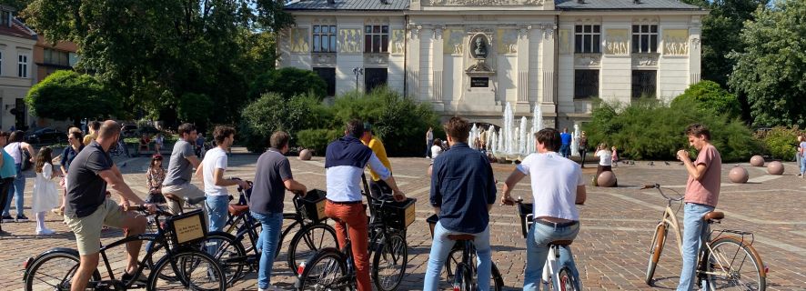 Cracovia: scopri il centro storico con un tour in bici di gruppo