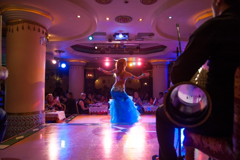 Istanbul: buikdansen, show en diner bij Sultana's TicketDiner en onbeperkte frisdranken zonder hotelovername