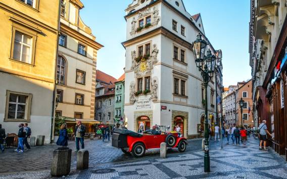 Prags Kunstviertel: Selbstgeführte Tour mit multikultureller Geschichte