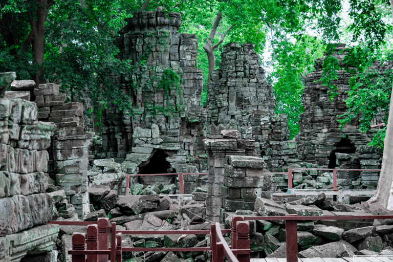 Banteay Chhmar: Journey to Khmer Fortress in the Jungle