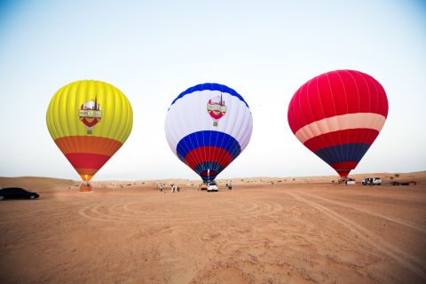Dubai: Heißluftballonfahrt über die Wüste