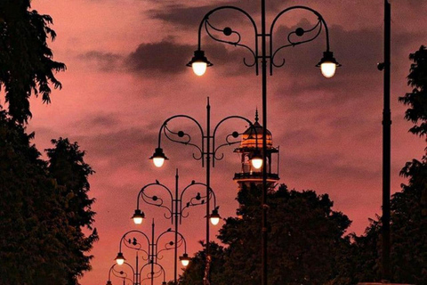 Delhi by Night: Private 3-Hour Luxury Car Tour Tour with a Guide Service Only