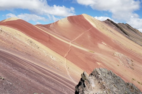 Perú: tour de día completo a la montaña de colores y al valle rojo