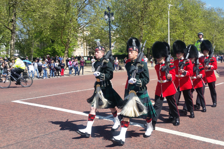 London: Changing of the Guard Walking Tour