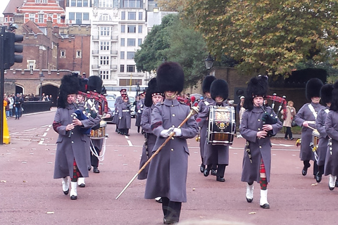 London: Changing of the Guard Walking Tour