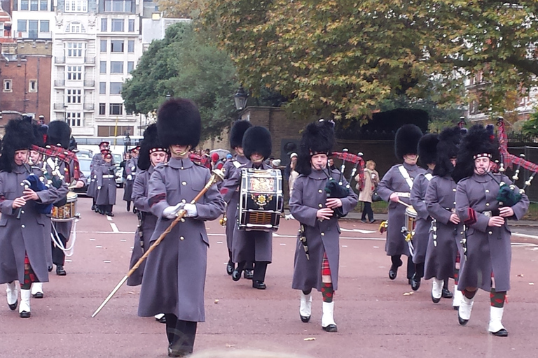 London: Changing of the Guard Walking Tour