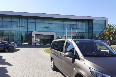 Costa del Sol: traslado privado de ida y vuelta desde / hasta el aeropuerto de MálagaDe Nerja al Aeropuerto de Málaga