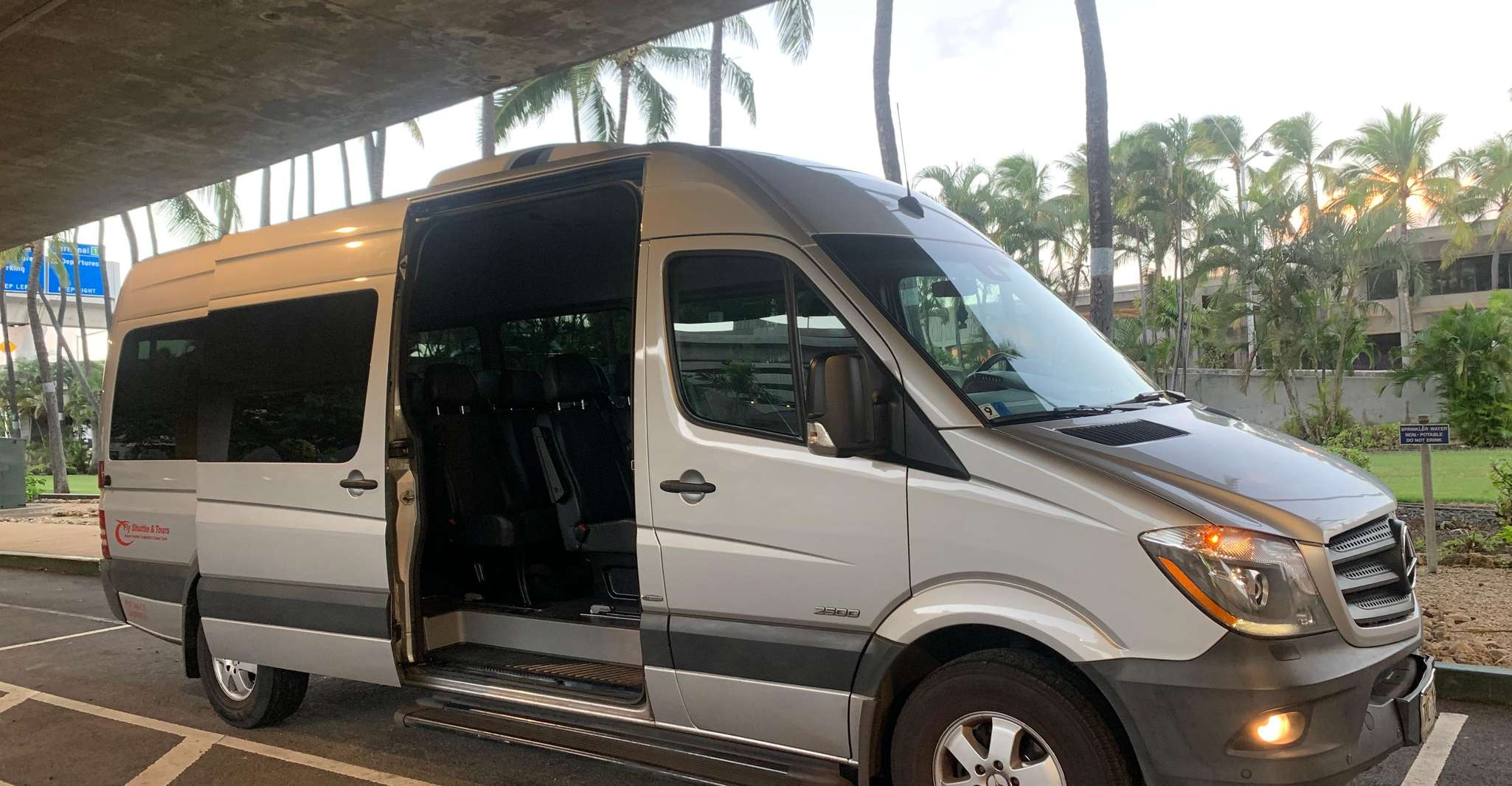 Oahu, Waikiki to Honolulu International Airport (HNL)