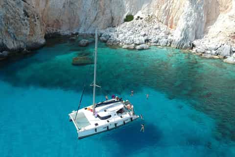 From Milos: Milos and Poliegos Catamaran Cruise with Lunch