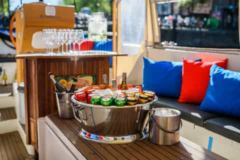 Amsterdam BBQ Cruise with Live Cook