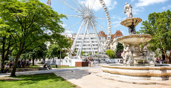 Budapest: Guided Walking Tour of Pest