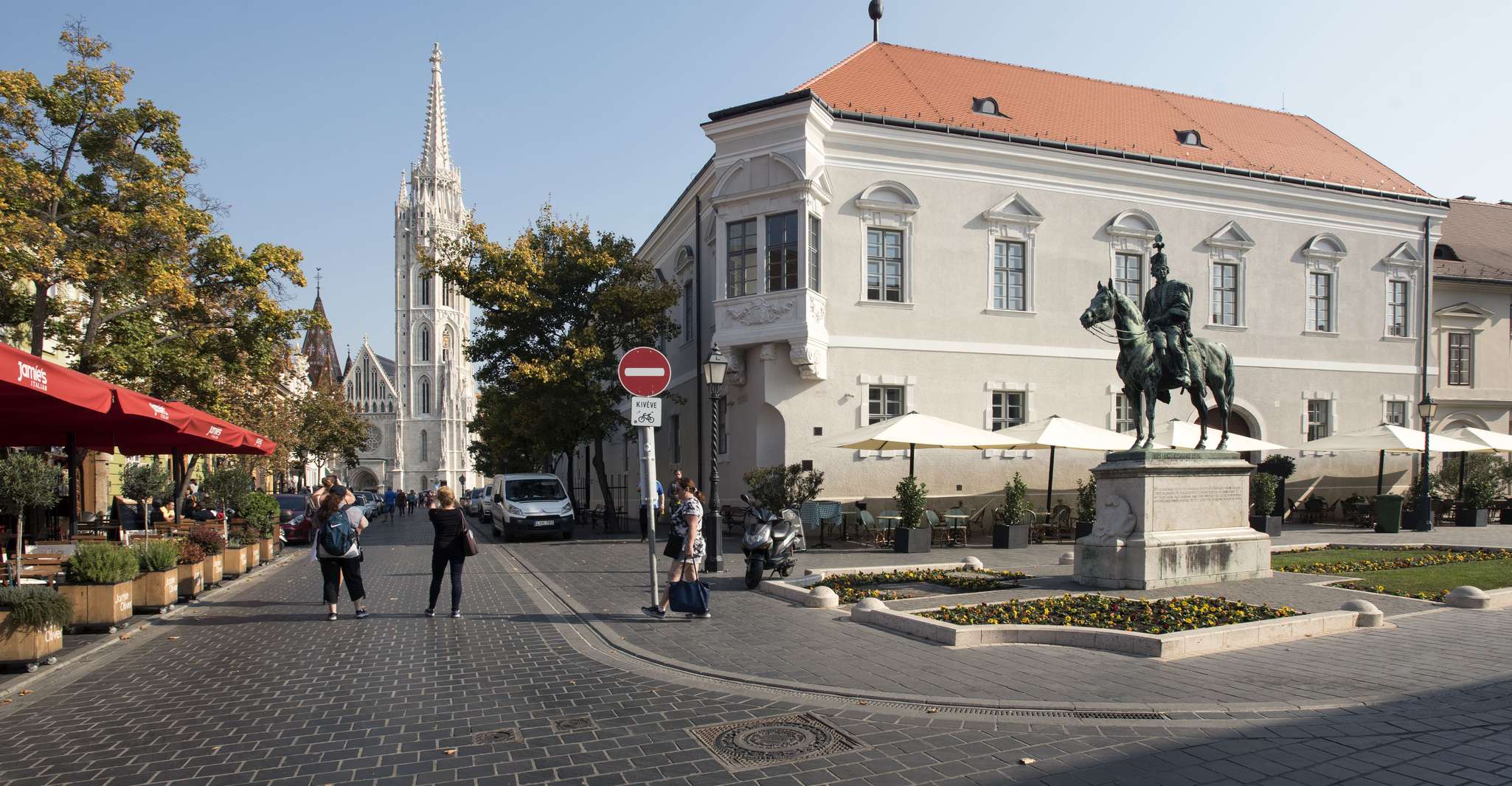 Budapest: Buda Walking Tour photo 10