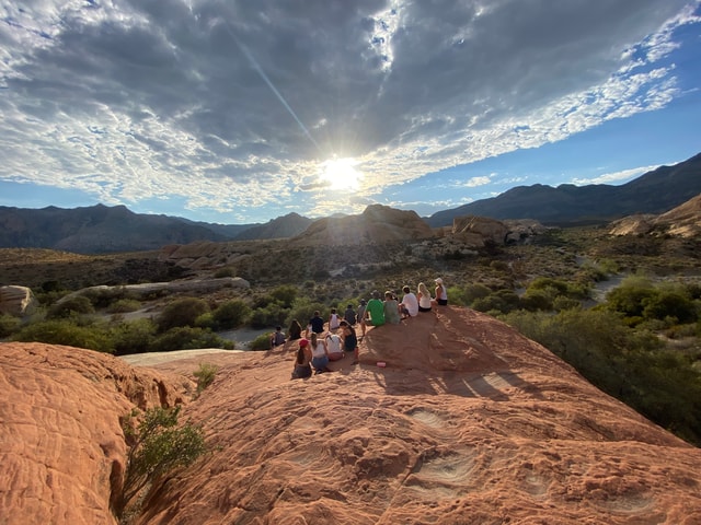 Las Vegas: Sunset Hike and Photography Tour Near Red Rock