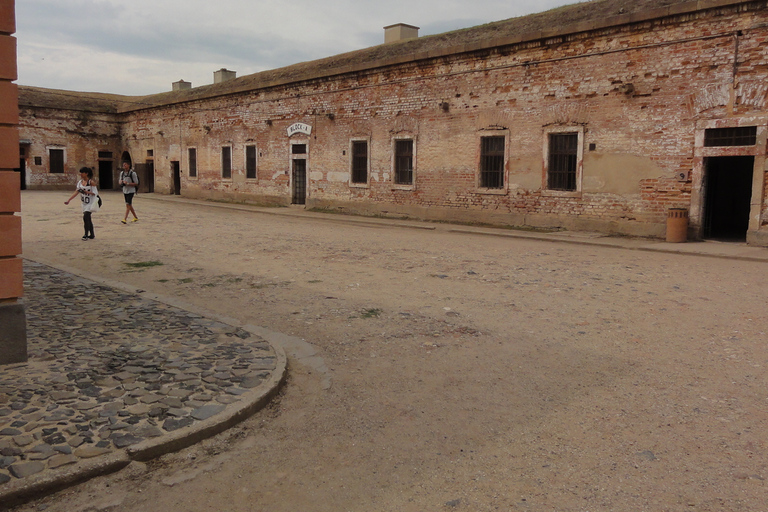 De Praga: excursão privada ao campo de concentração de Terezin