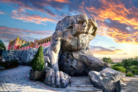 Z Da Nang: Złoty Most na wzgórzach Ba Na + relaksujący masażLarge Group Tour including Ticket – No Lunch - No Massage