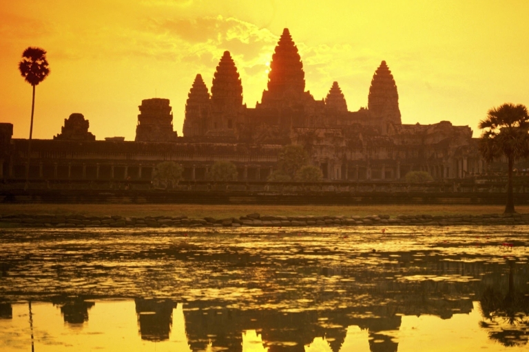 Angkor Wat: Full-Day Sunrise Private Tour with Local Guide