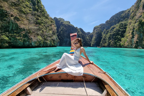 Phuket: dagtrip Phi Phi-eilanden per luxe catamaranGroepsreis