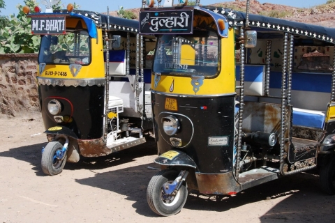 Jodhpur: recorrido por la ciudad en tuk tuk de tres ruedasTour con conductor con recogida y regreso al hotel
