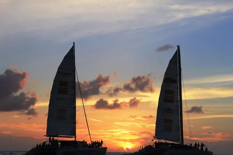 Simpson Bay: Bubbly Sunset Cruise with Prosecco & Snacks