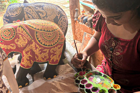 Kandy: Local Artisan Wood Carving Hand-Painting Workshop