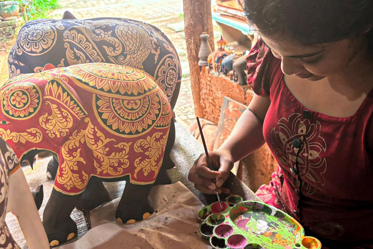 Kandy: Local Artisan Wood Carving Hand-Painting Workshop