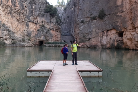 Chulilla : Ponts suspendus et canyon - Journée de randonnée privéeChulilla : visite des ponts suspendus - quatre personnes