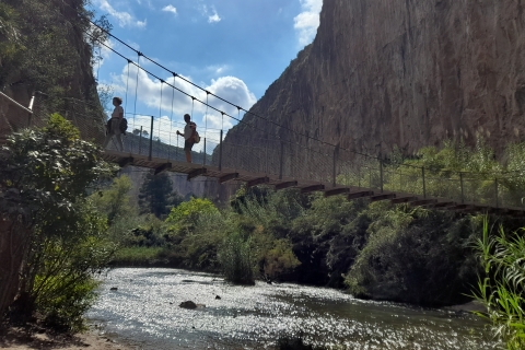 Chulilla : Ponts suspendus et canyon - Journée de randonnée privéeChulilla : visite des ponts suspendus - 1 personne